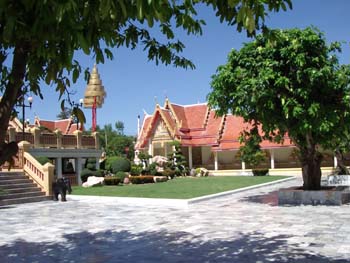 A01 Wat Pikulthong