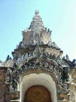 B07 Entrance Top